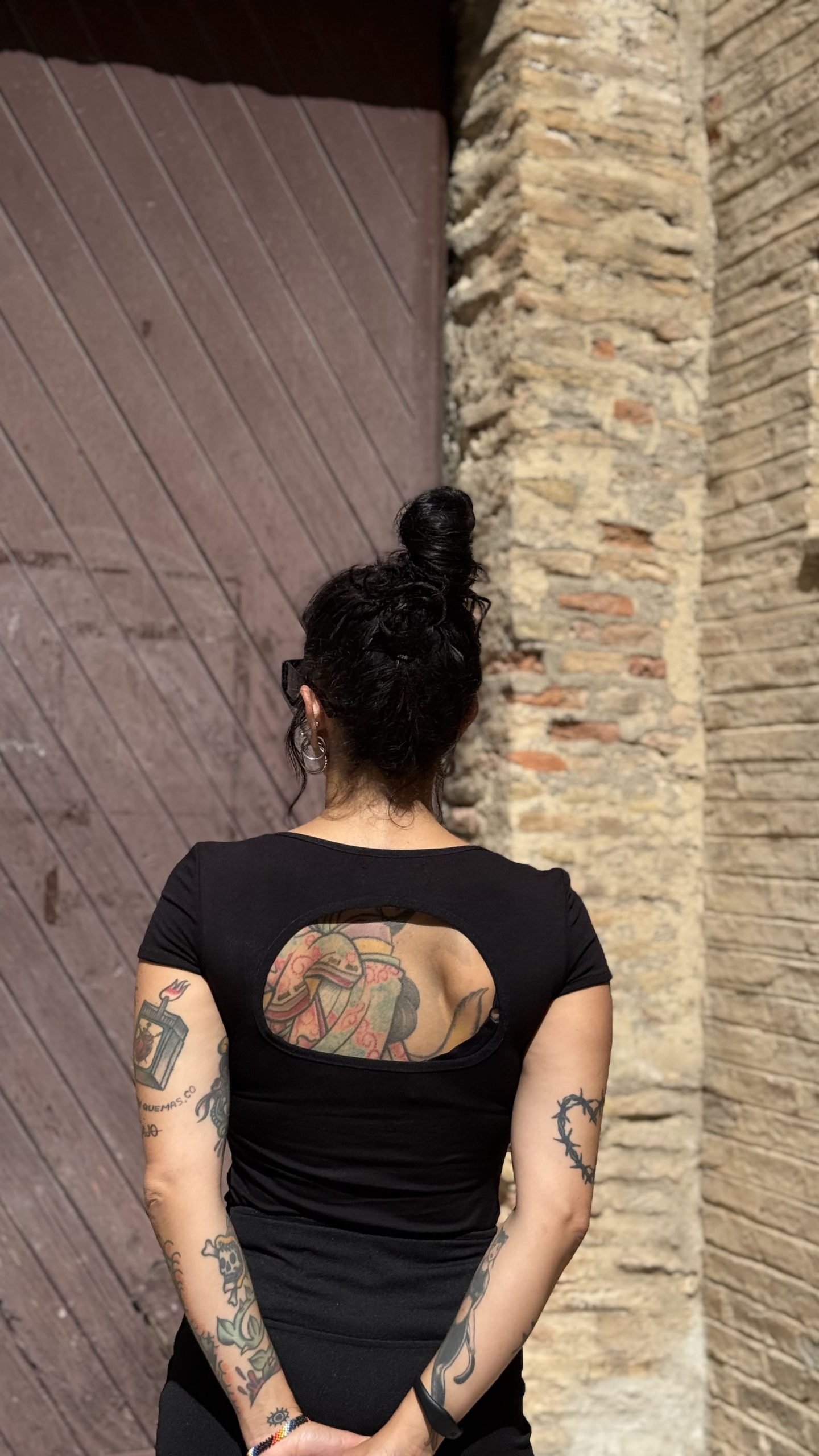 CAMISETA BASICA ▼ NEGRA